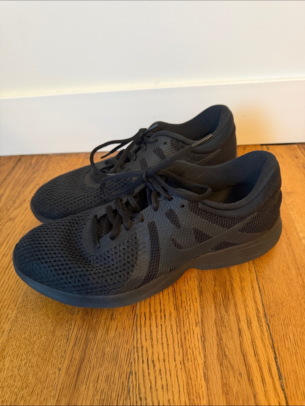 Nike women’s All-Black Mesh Athletic Running Shoes